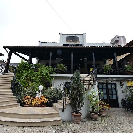 Pensiunea Antique Targu Jiu Ngoại thất bức ảnh